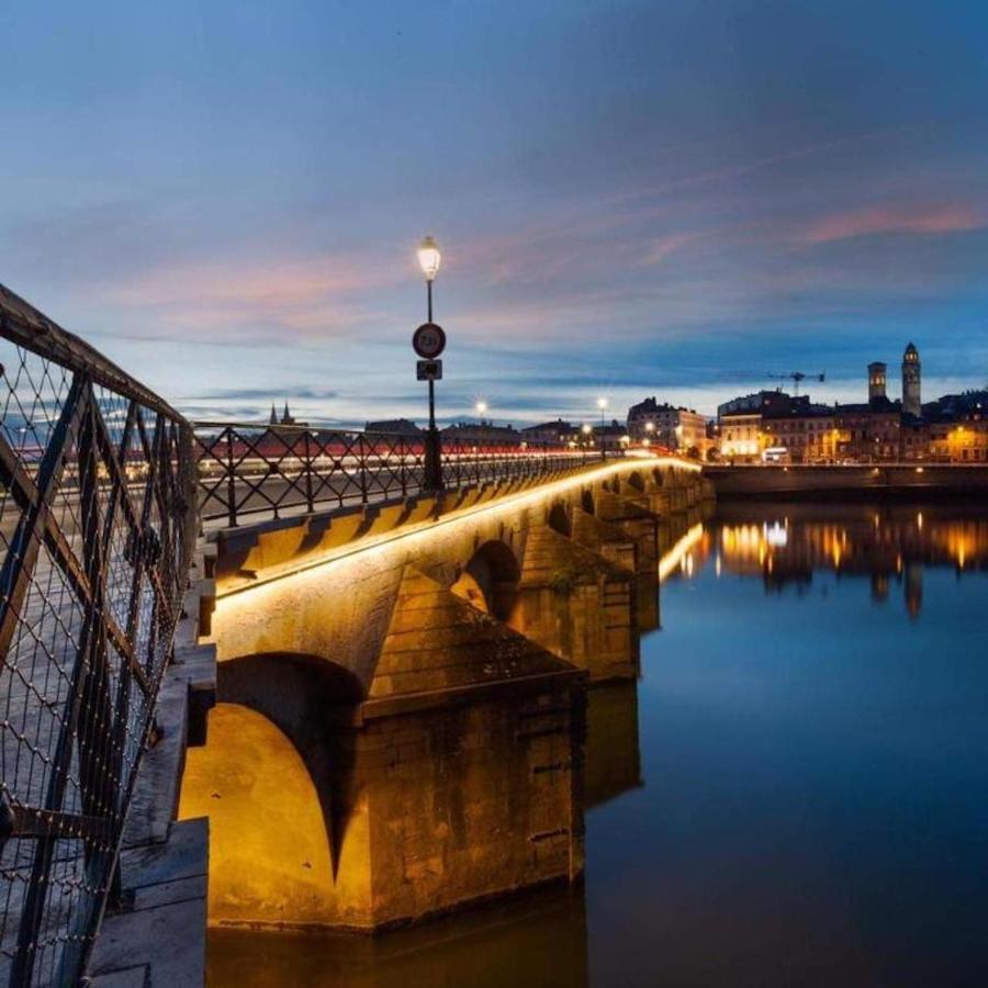 Logement - Nuit Tendance Centre Ville De Macon H エクステリア 写真